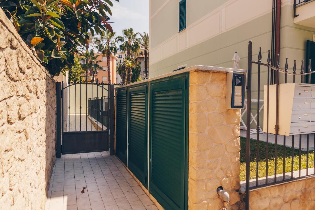 189 - Casa Bordighera Centro, 350Metri Dal Mare Lägenhet Exteriör bild